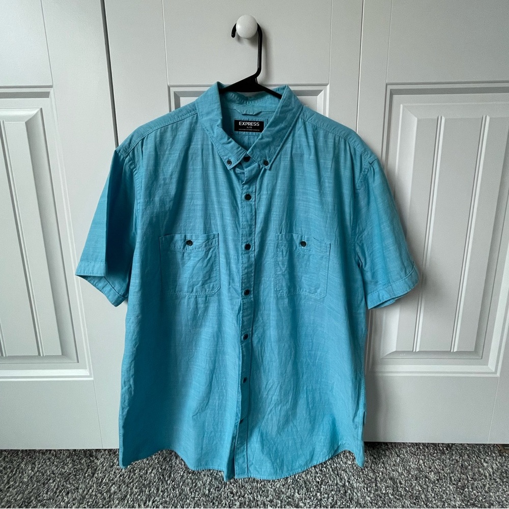 Men’s Express short sleeve button up